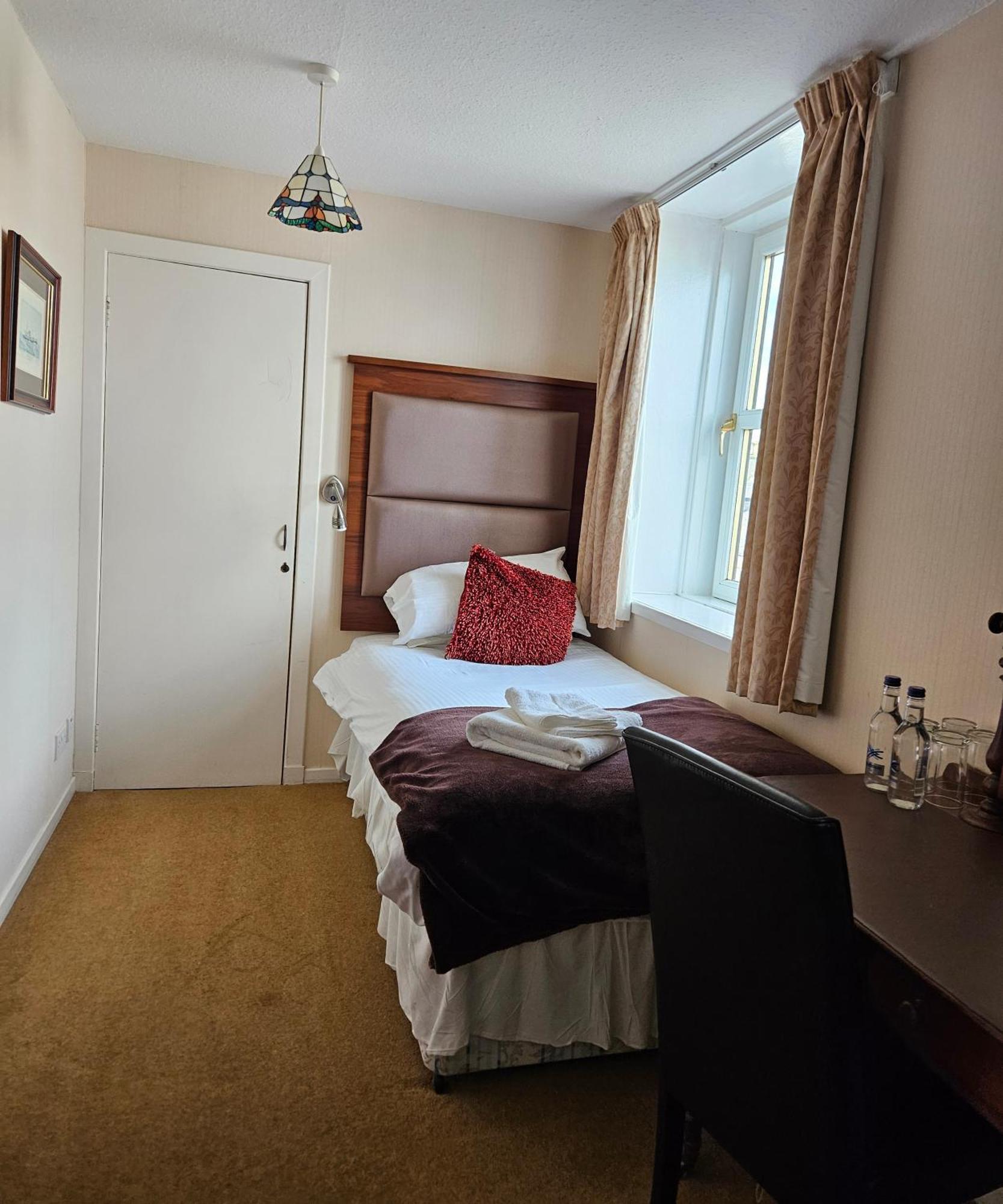 Station Hotel Portsoy Bagian luar foto