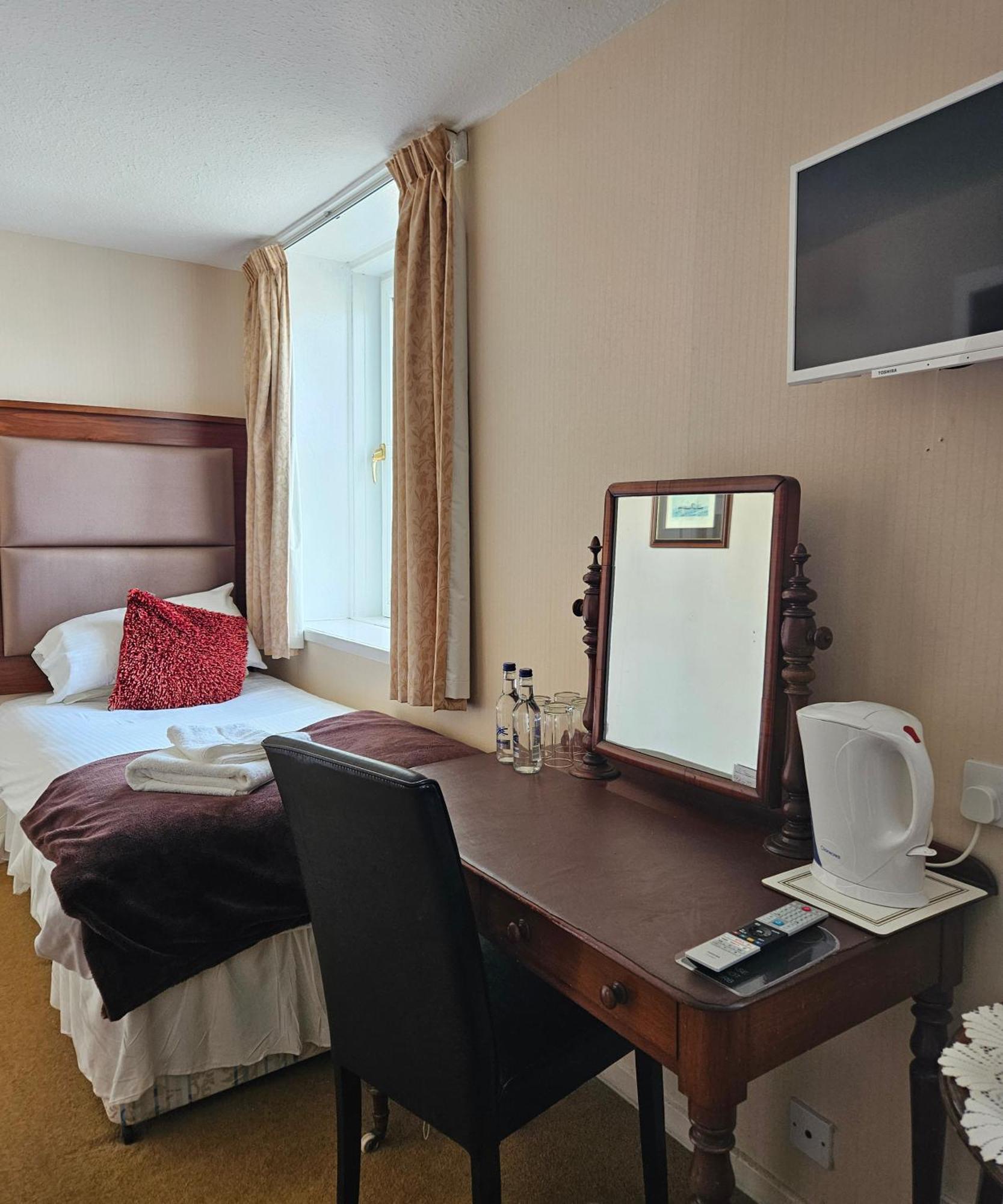Station Hotel Portsoy Bagian luar foto