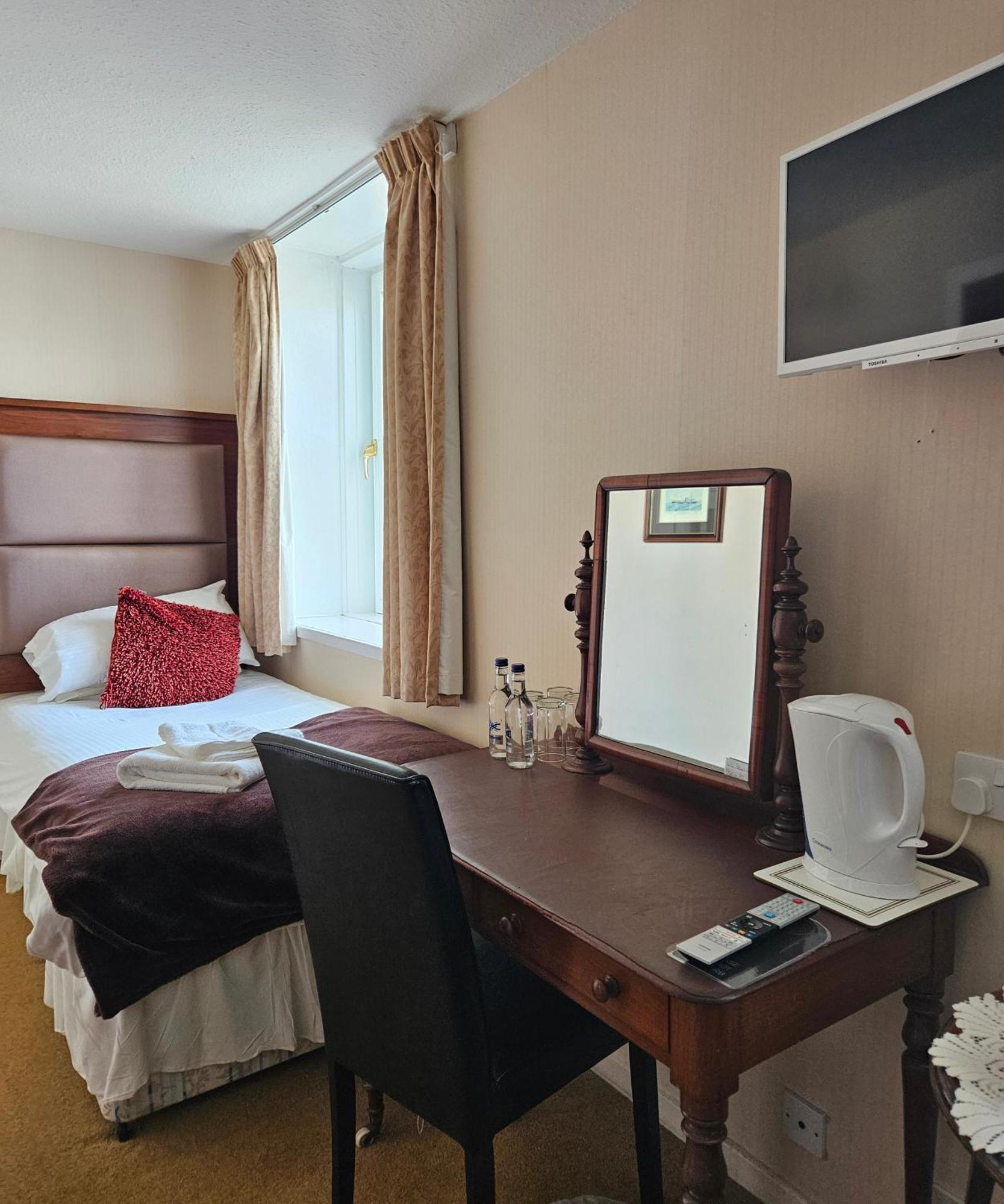Station Hotel Portsoy Bagian luar foto